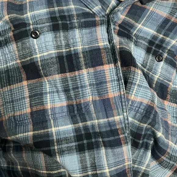 AE Hooded Flannel - Picture 7 of 7